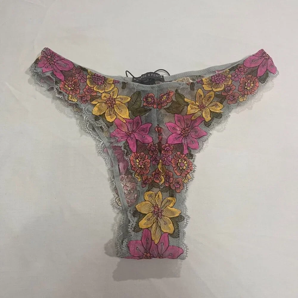 Savage X Fenty Embroidered Floral Lace Sheer Mesh Thong Panties Gray 0–2 - Picture 6 of 10